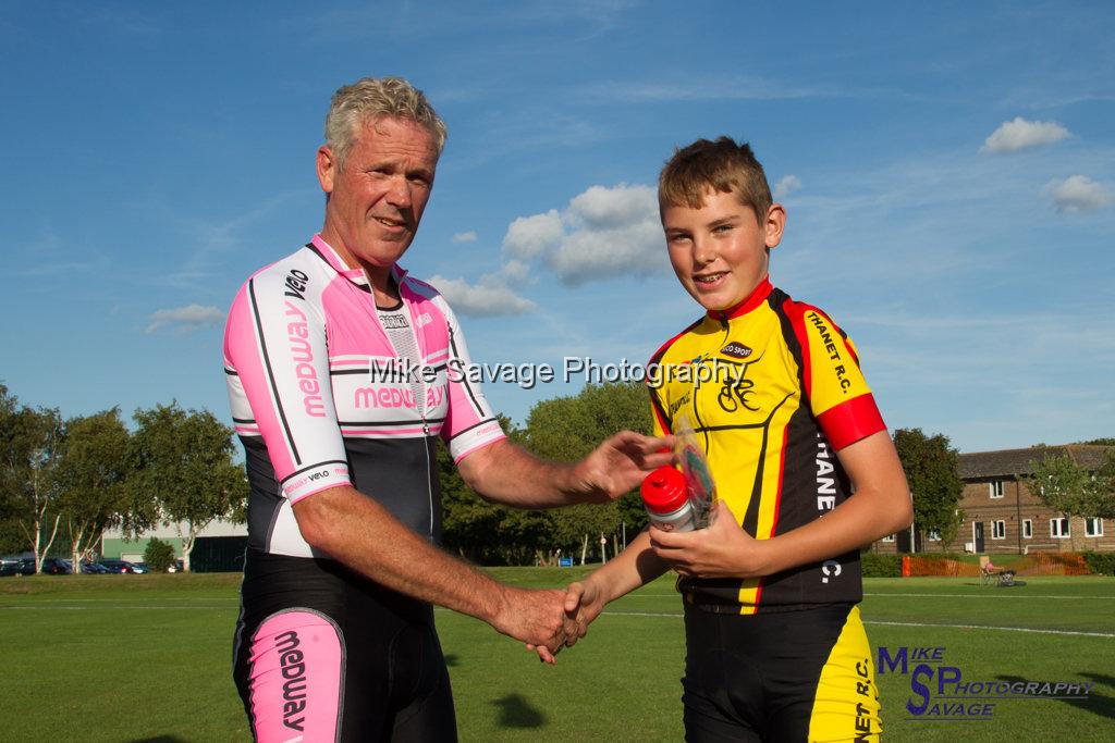 20170806-3701.jpg - Medway Velo Grass Track Event 06-Aug-2017.