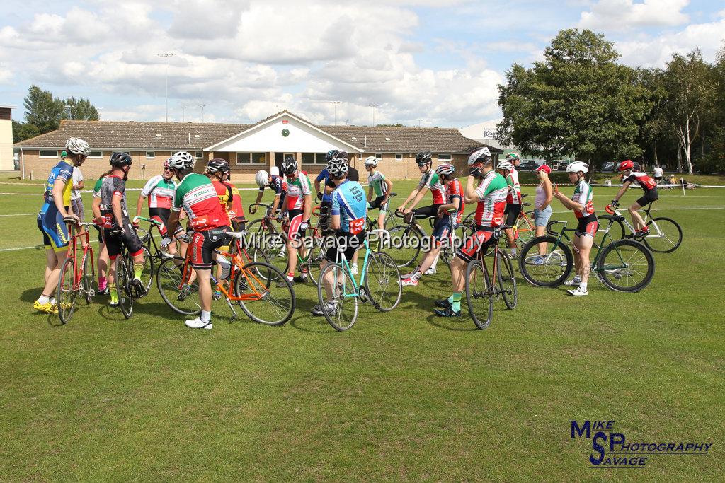 20170806-0642.jpg - Medway Velo Grass Track Event 06-Aug-2017.
