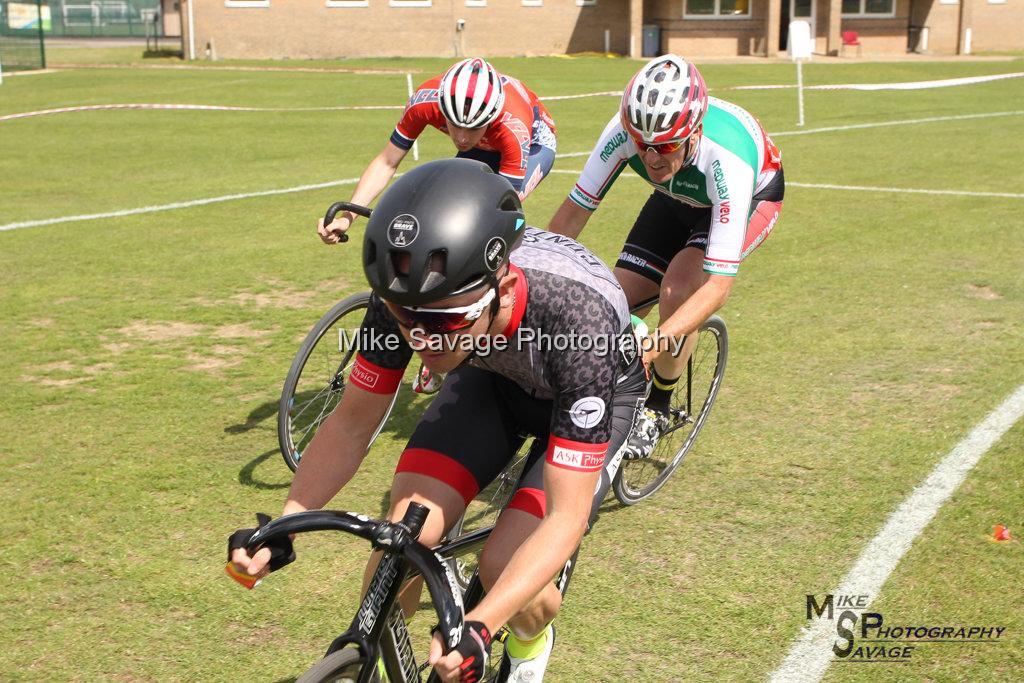 20170806-0704.jpg - Medway Velo Grass Track Event 06-Aug-2017.