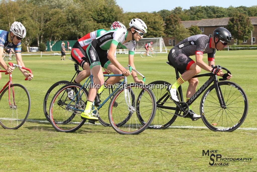 20170806-1531.jpg - Medway Velo Grass Track Event 06-Aug-2017.