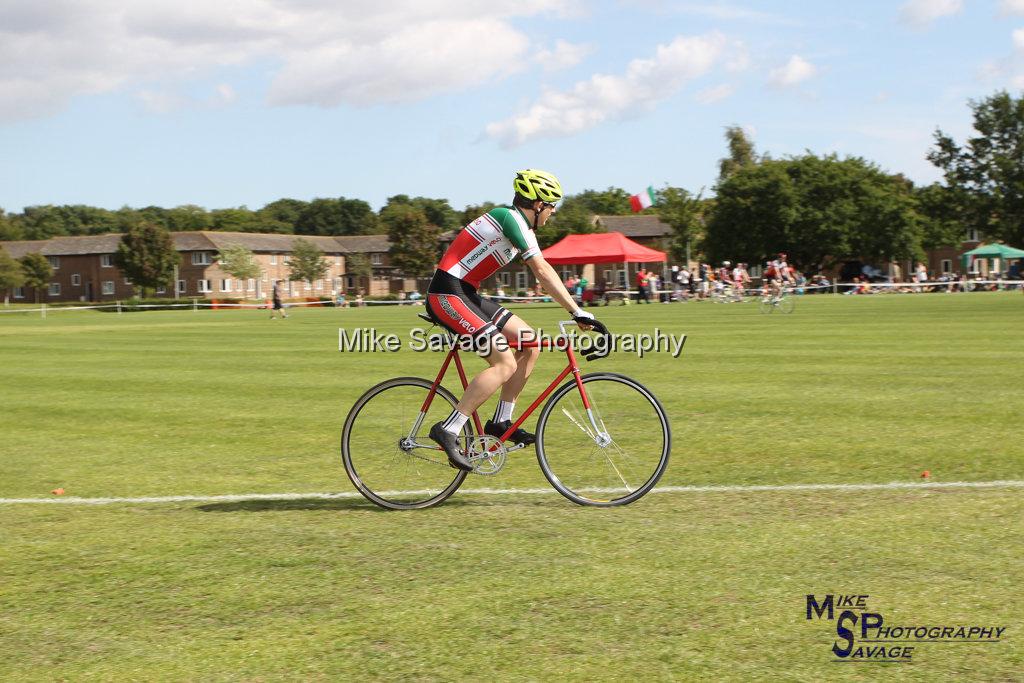20170806-1556.jpg - Medway Velo Grass Track Event 06-Aug-2017.