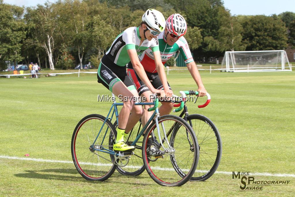 20170806-1570.jpg - Medway Velo Grass Track Event 06-Aug-2017.