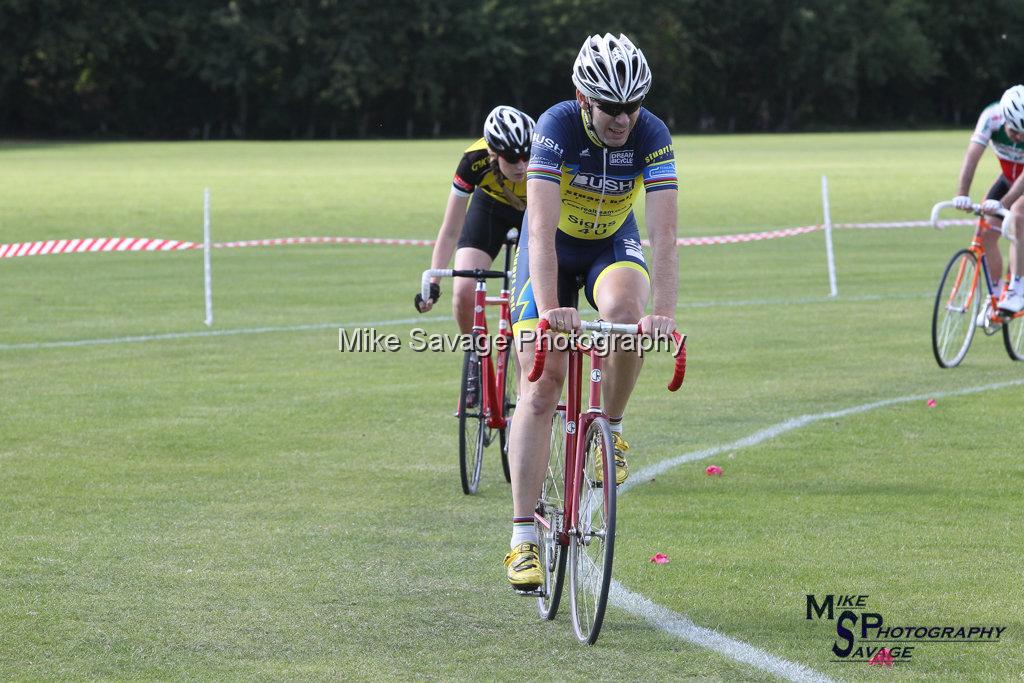 20170806-1627.jpg - Medway Velo Grass Track Event 06-Aug-2017.