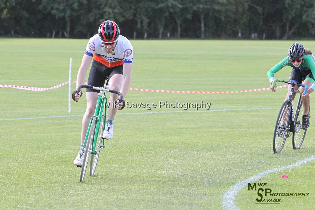 20170806-1677.jpg - Medway Velo Grass Track Event 06-Aug-2017.