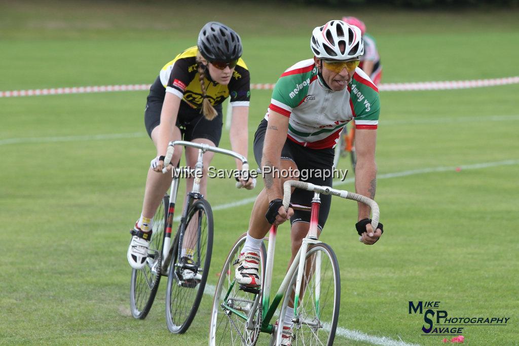 20170806-0307.jpg - Medway Velo Grass Track Event 06-Aug-2017.