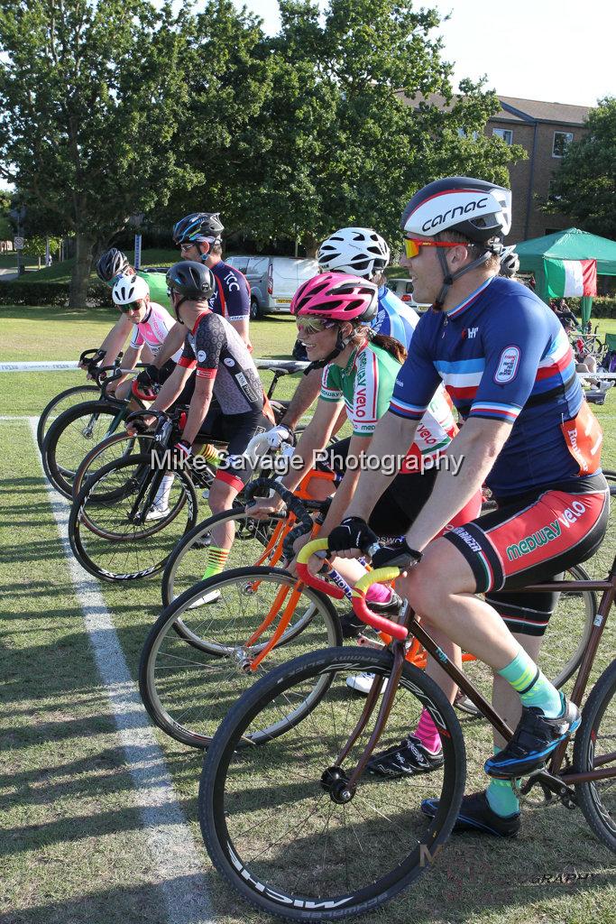 20170806-2988.jpg - Medway Velo Grass Track Event 06-Aug-2017.