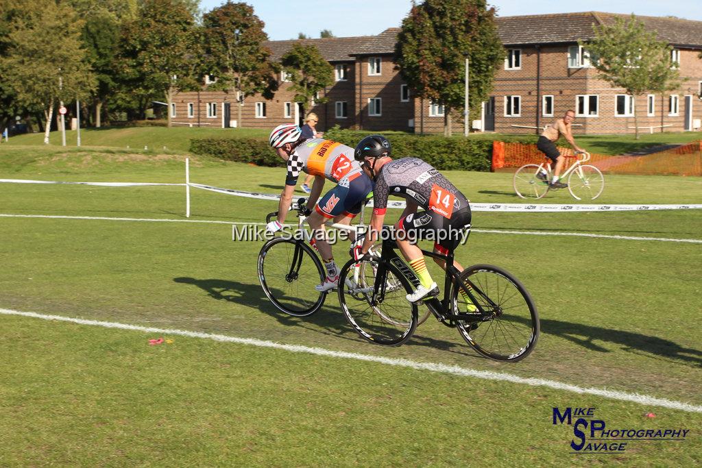20170806-3003.jpg - Medway Velo Grass Track Event 06-Aug-2017.