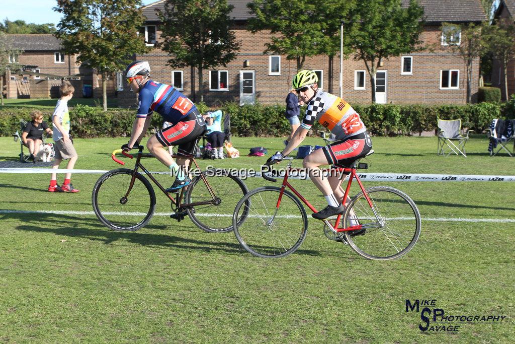 20170806-3007.jpg - Medway Velo Grass Track Event 06-Aug-2017.