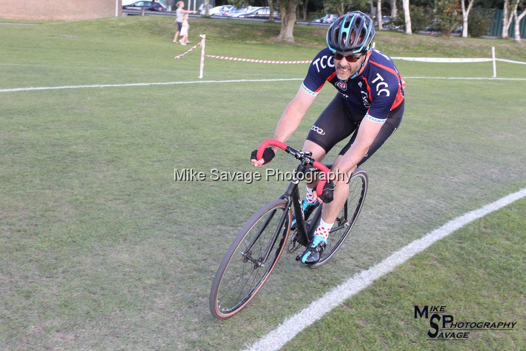 20170806-3038.jpg - Medway Velo Grass Track Event 06-Aug-2017.