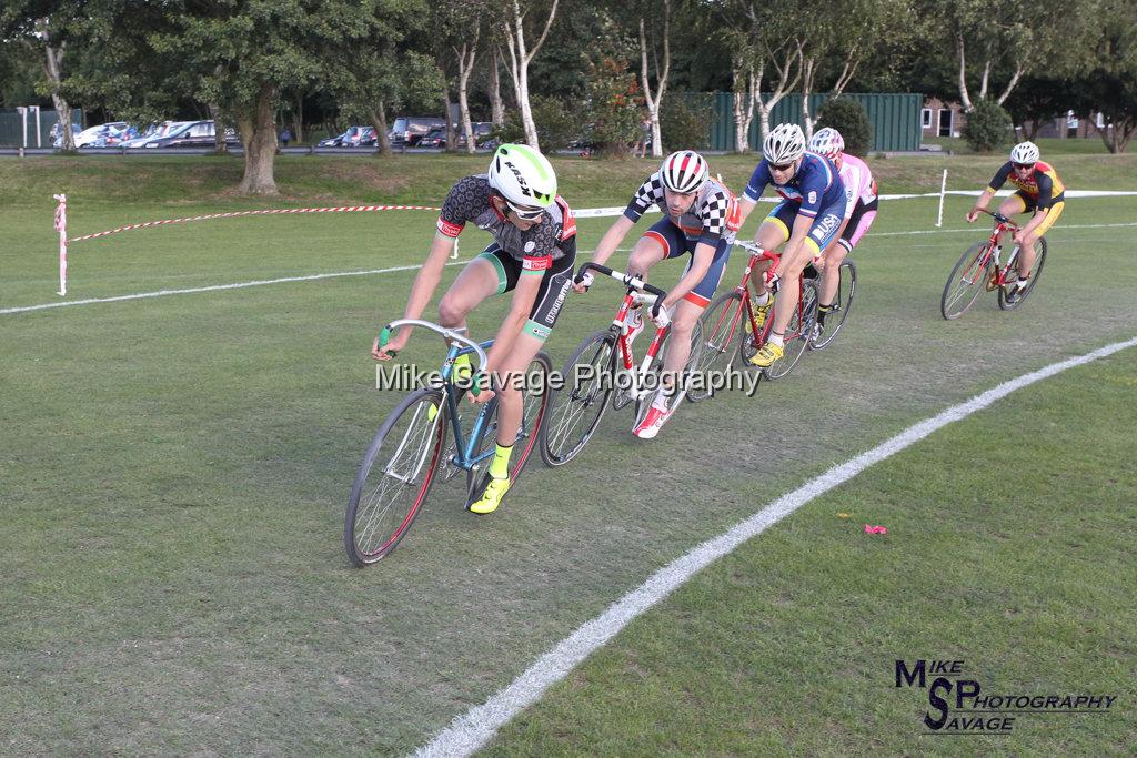 20170806-3055.jpg - Medway Velo Grass Track Event 06-Aug-2017.