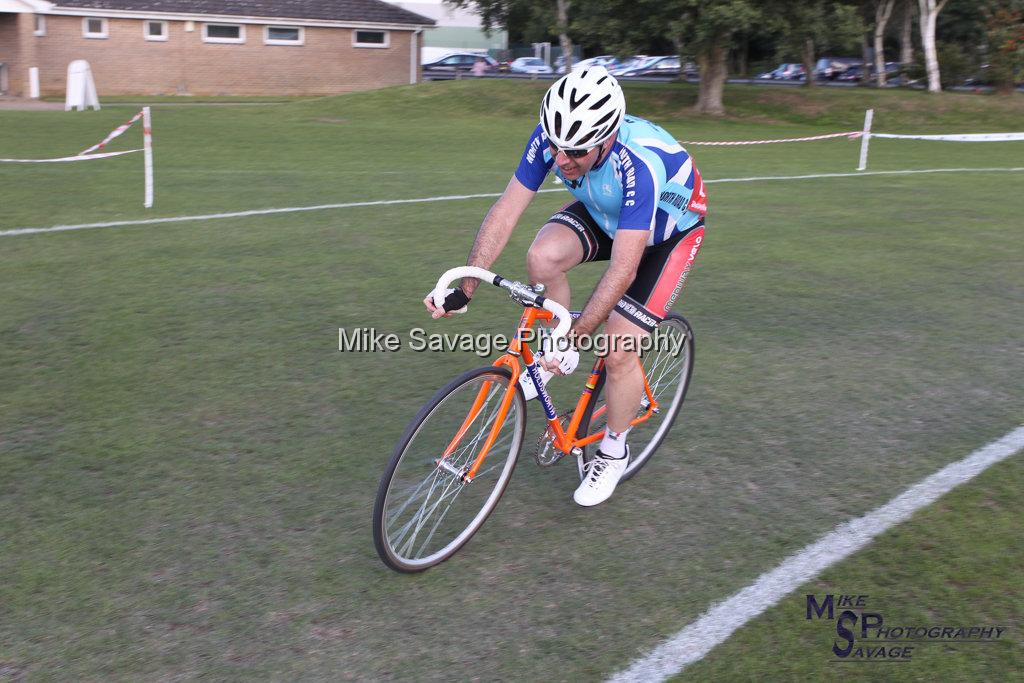 20170806-3069.jpg - Medway Velo Grass Track Event 06-Aug-2017.