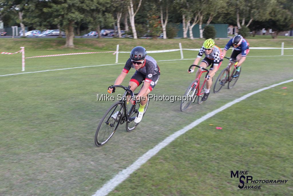 20170806-3084.jpg - Medway Velo Grass Track Event 06-Aug-2017.