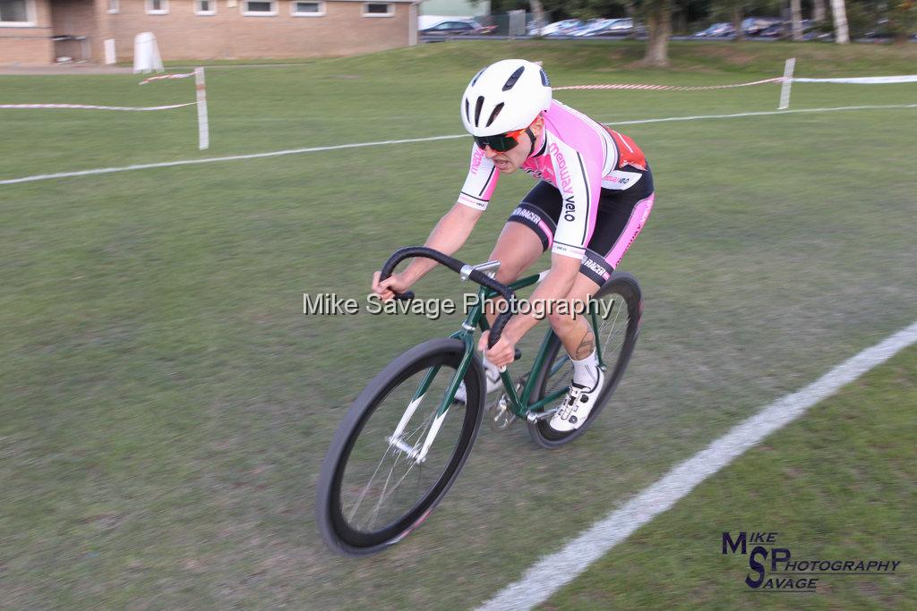 20170806-3091.jpg - Medway Velo Grass Track Event 06-Aug-2017.