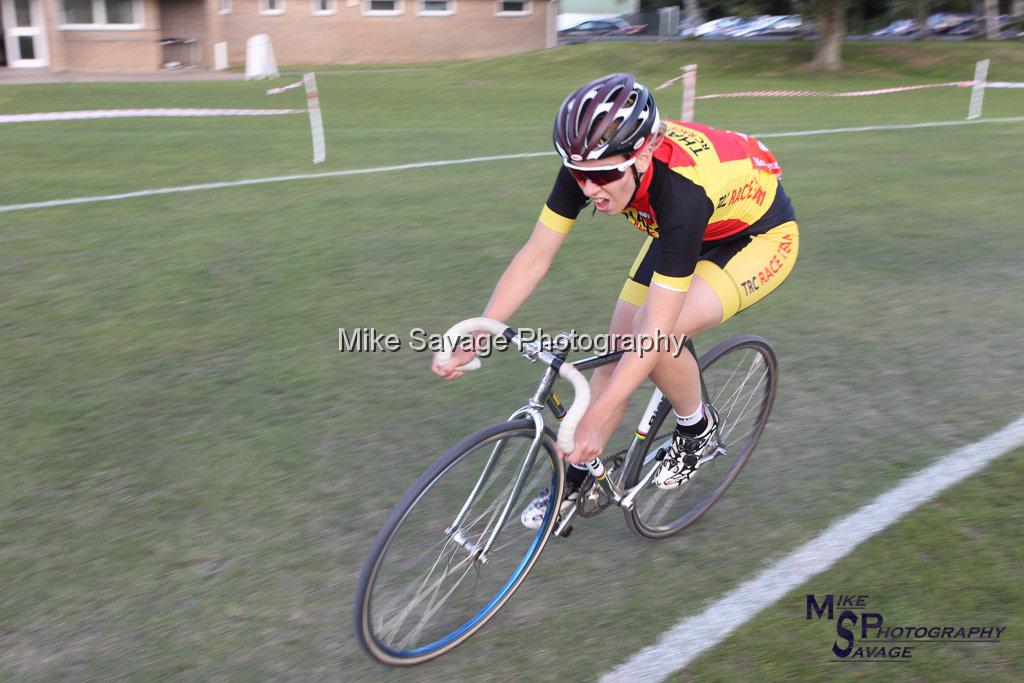 20170806-3095.jpg - Medway Velo Grass Track Event 06-Aug-2017.