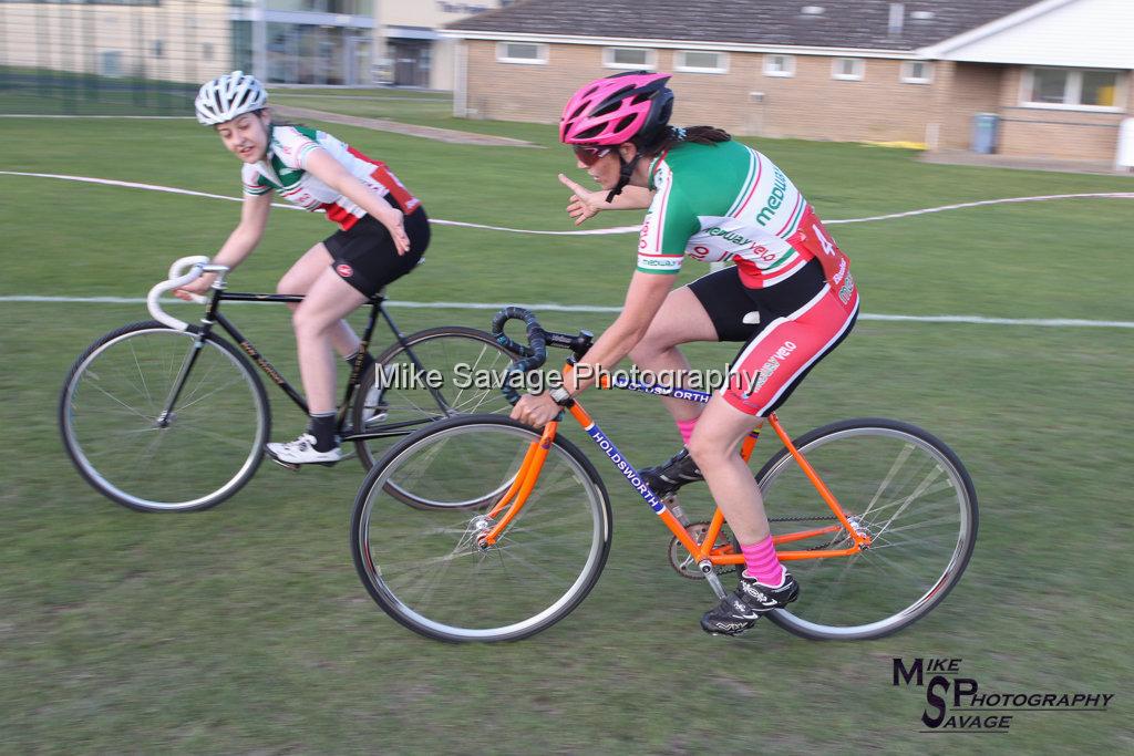 20170806-3102.jpg - Medway Velo Grass Track Event 06-Aug-2017.