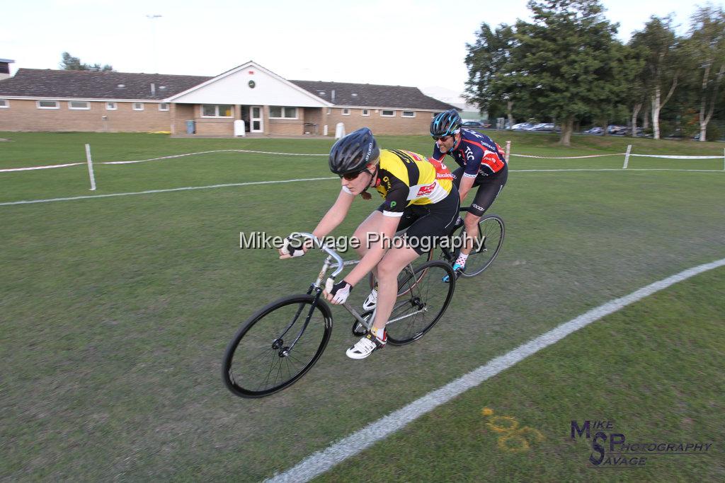 20170806-3125.jpg - Medway Velo Grass Track Event 06-Aug-2017.
