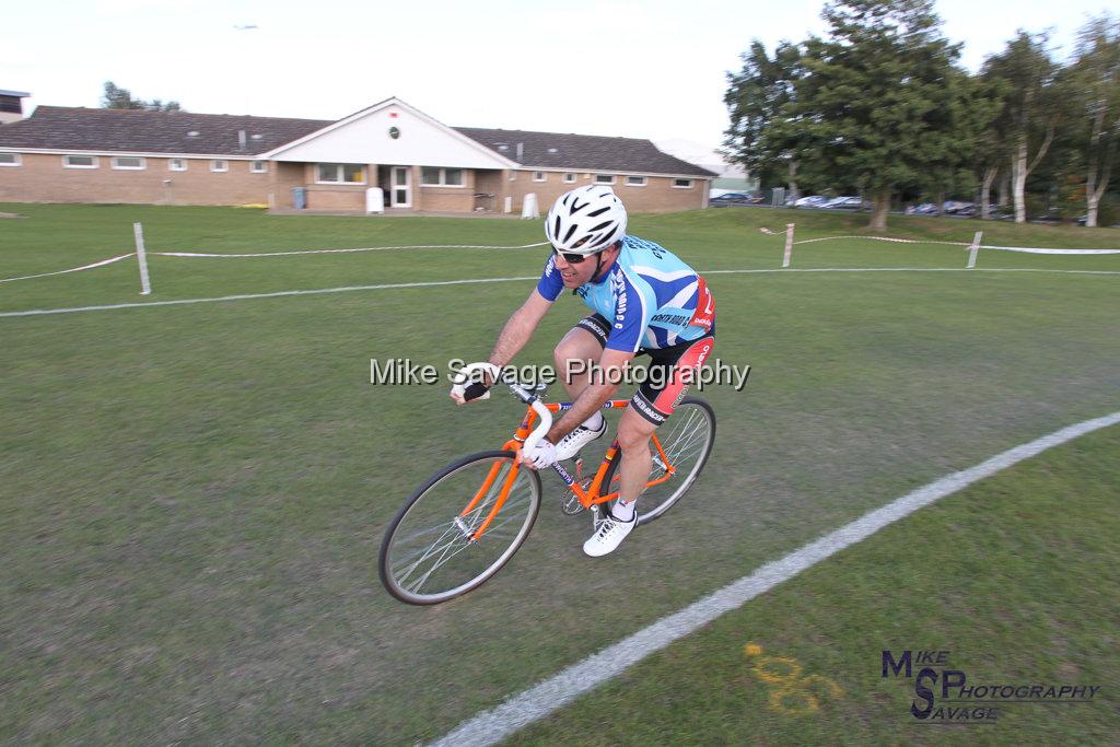 20170806-3137.jpg - Medway Velo Grass Track Event 06-Aug-2017.