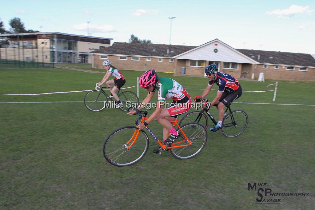20170806-3154.jpg - Medway Velo Grass Track Event 06-Aug-2017.