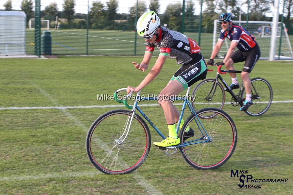 20170806-3165.jpg - Medway Velo Grass Track Event 06-Aug-2017.