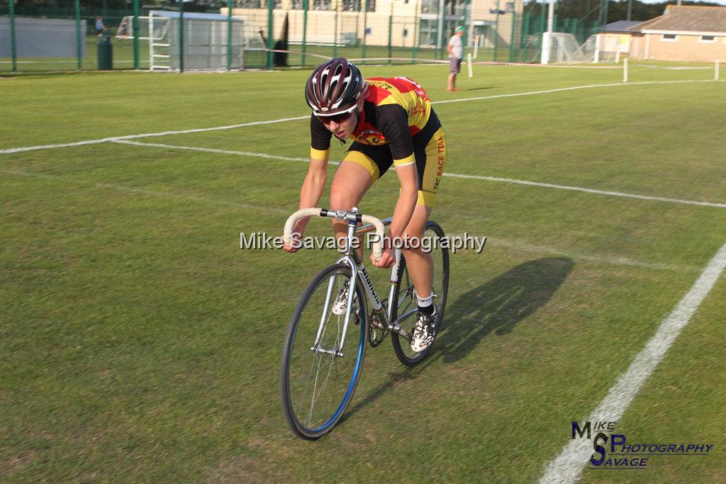 20170806-3188.jpg - Medway Velo Grass Track Event 06-Aug-2017.