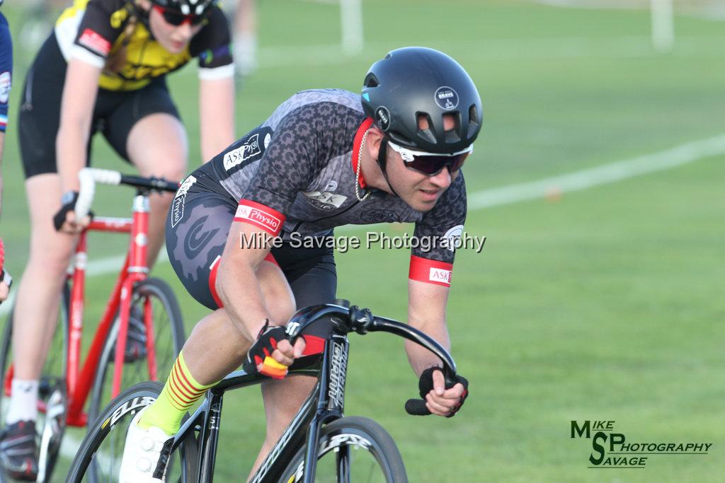 20170806-3204.jpg - Medway Velo Grass Track Event 06-Aug-2017.