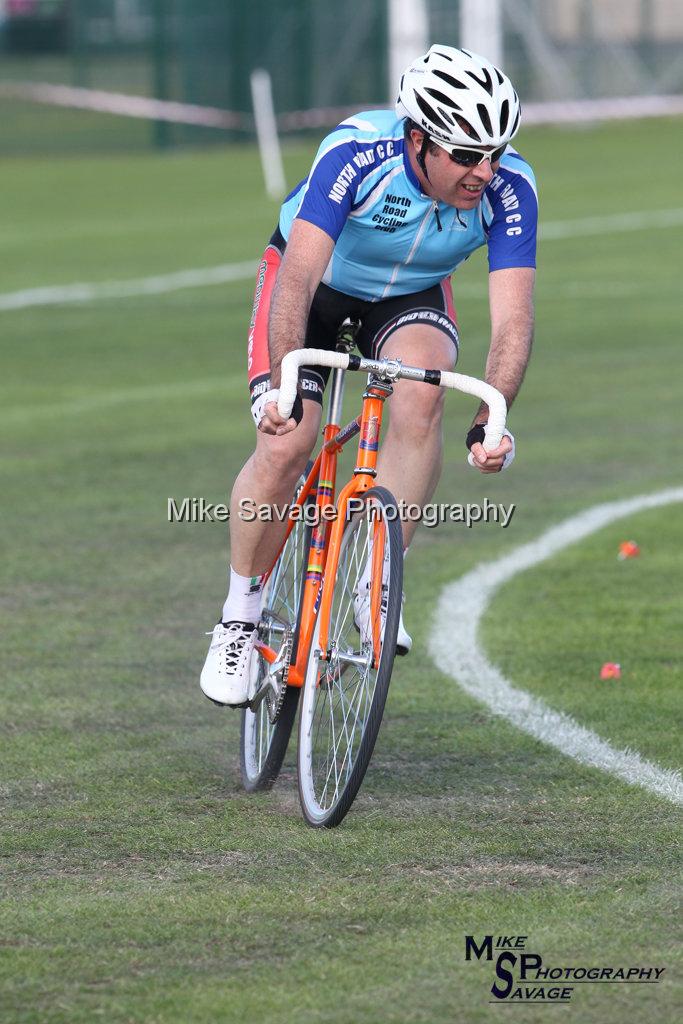 20170806-3293.jpg - Medway Velo Grass Track Event 06-Aug-2017.