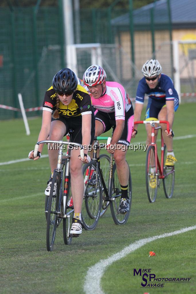 20170806-3308.jpg - Medway Velo Grass Track Event 06-Aug-2017.
