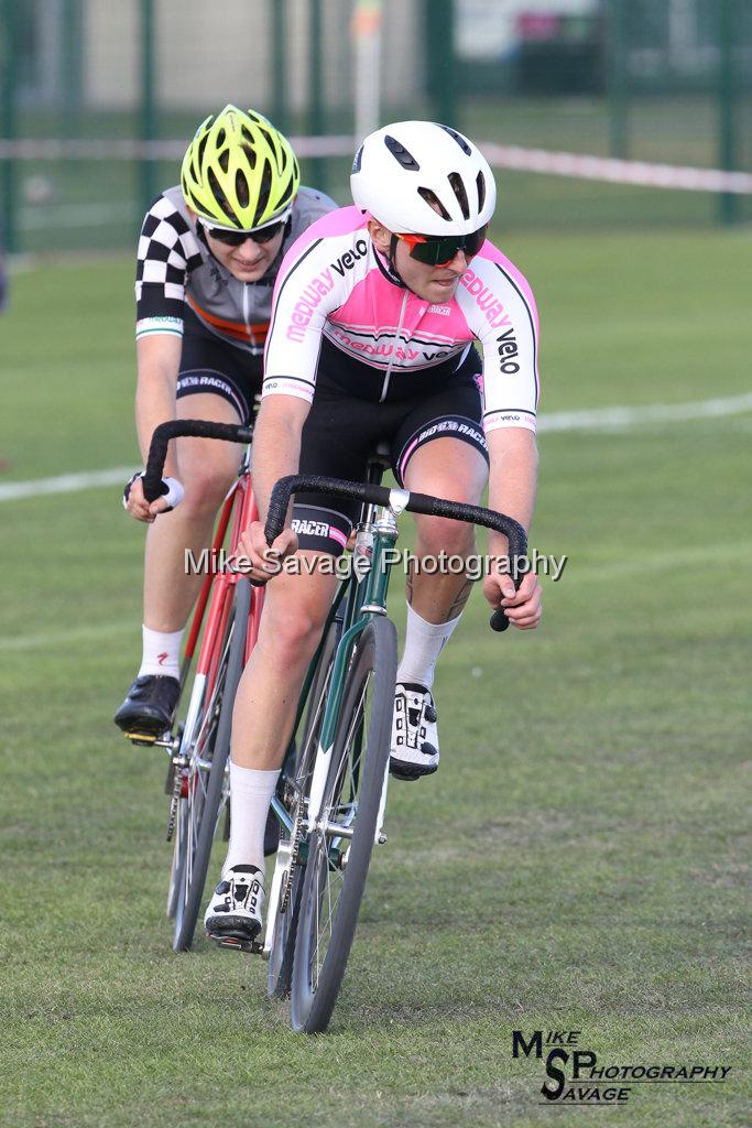 20170806-3334.jpg - Medway Velo Grass Track Event 06-Aug-2017.