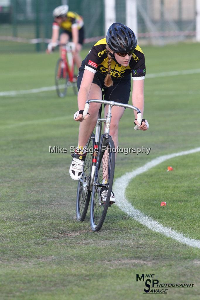 20170806-3336.jpg - Medway Velo Grass Track Event 06-Aug-2017.