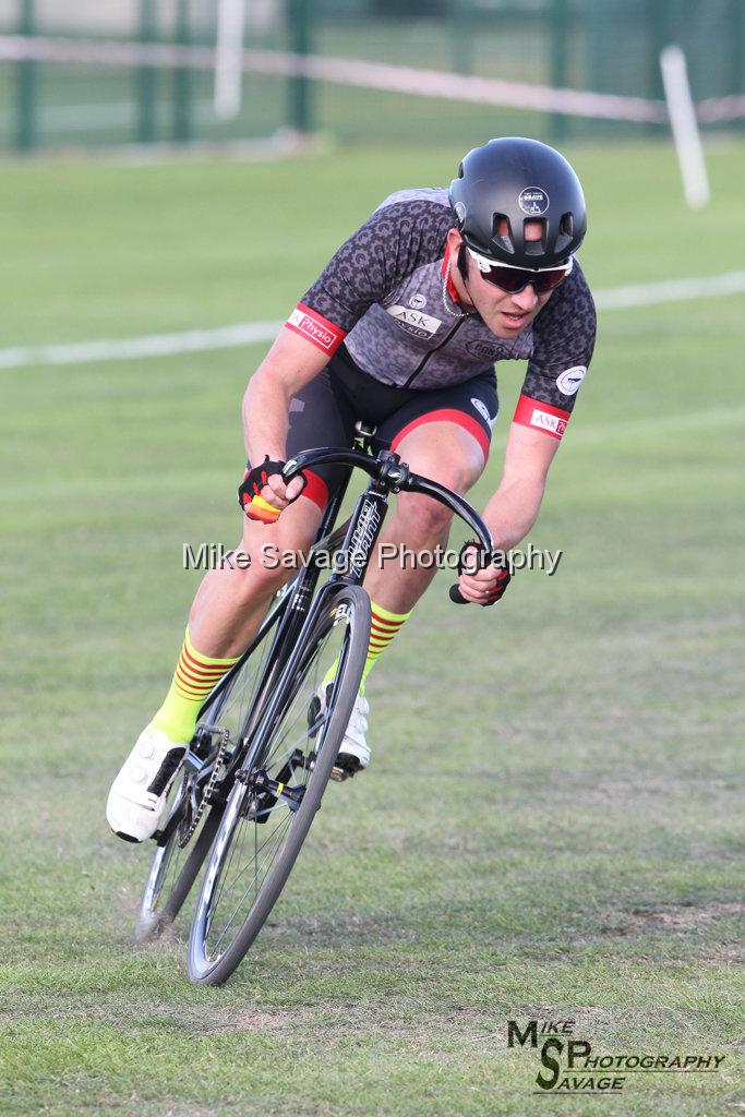 20170806-3344.jpg - Medway Velo Grass Track Event 06-Aug-2017.