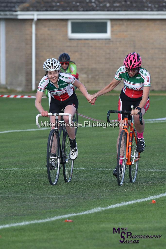 20170806-3354.jpg - Medway Velo Grass Track Event 06-Aug-2017.