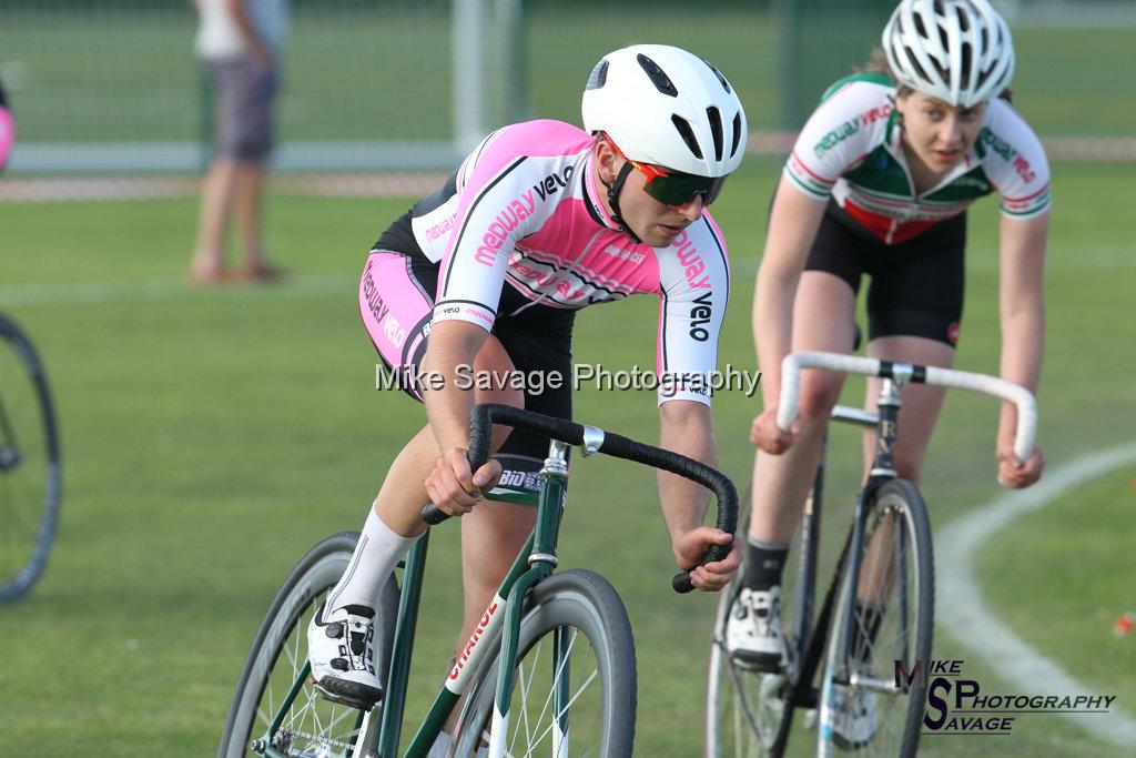 20170806-3379.jpg - Medway Velo Grass Track Event 06-Aug-2017.