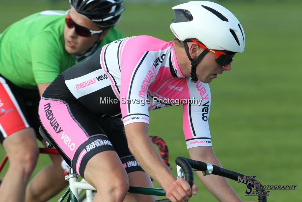 20170806-3380.jpg - Medway Velo Grass Track Event 06-Aug-2017.