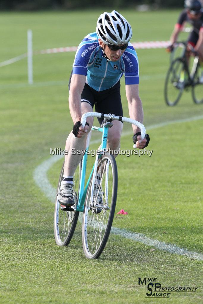 20170806-3394.jpg - Medway Velo Grass Track Event 06-Aug-2017.