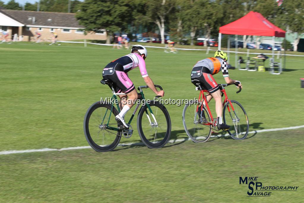 20170806-3437.jpg - Medway Velo Grass Track Event 06-Aug-2017.