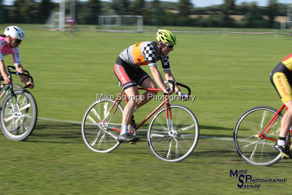 20170806-3492.jpg - Medway Velo Grass Track Event 06-Aug-2017.