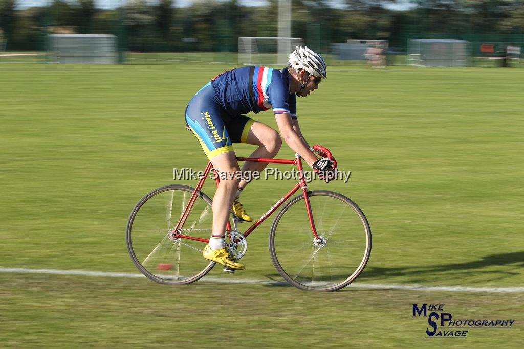 20170806-3513.jpg - Medway Velo Grass Track Event 06-Aug-2017.