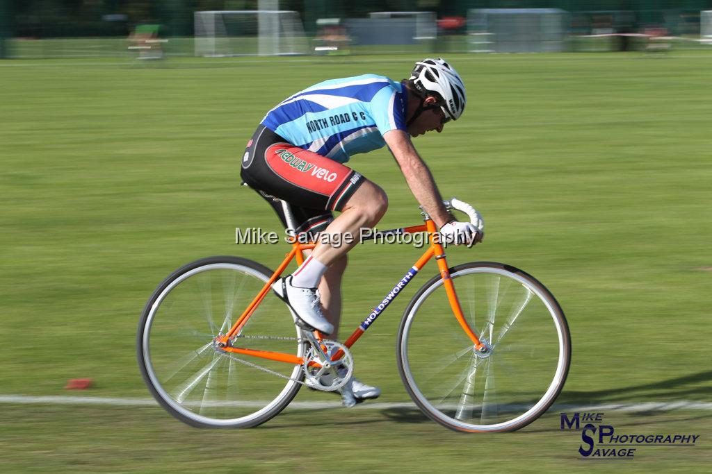 20170806-3537.jpg - Medway Velo Grass Track Event 06-Aug-2017.