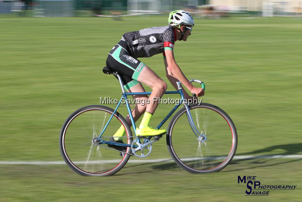 20170806-3543.jpg - Medway Velo Grass Track Event 06-Aug-2017.
