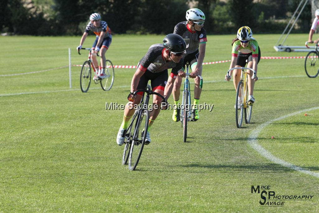 20170806-3628.jpg - Medway Velo Grass Track Event 06-Aug-2017.