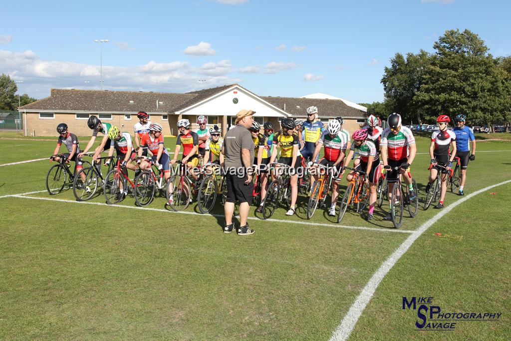 20170806-2309.jpg - Medway Velo Grass Track Event 06-Aug-2017.