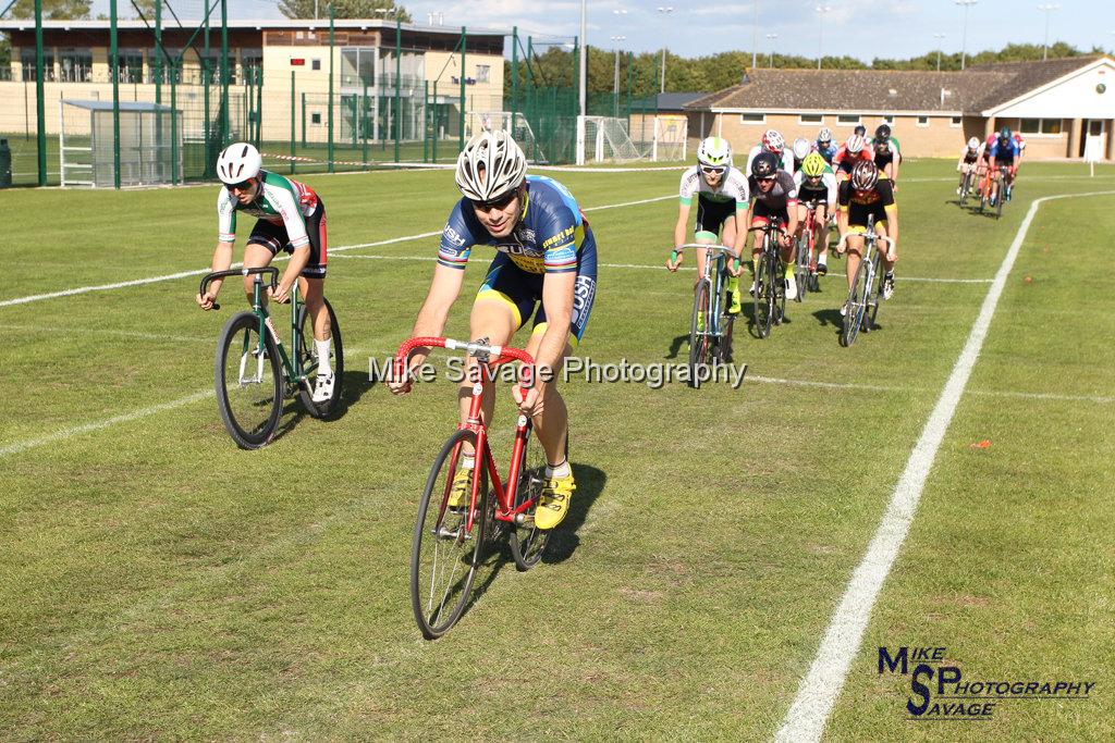 20170806-2395.jpg - Medway Velo Grass Track Event 06-Aug-2017.