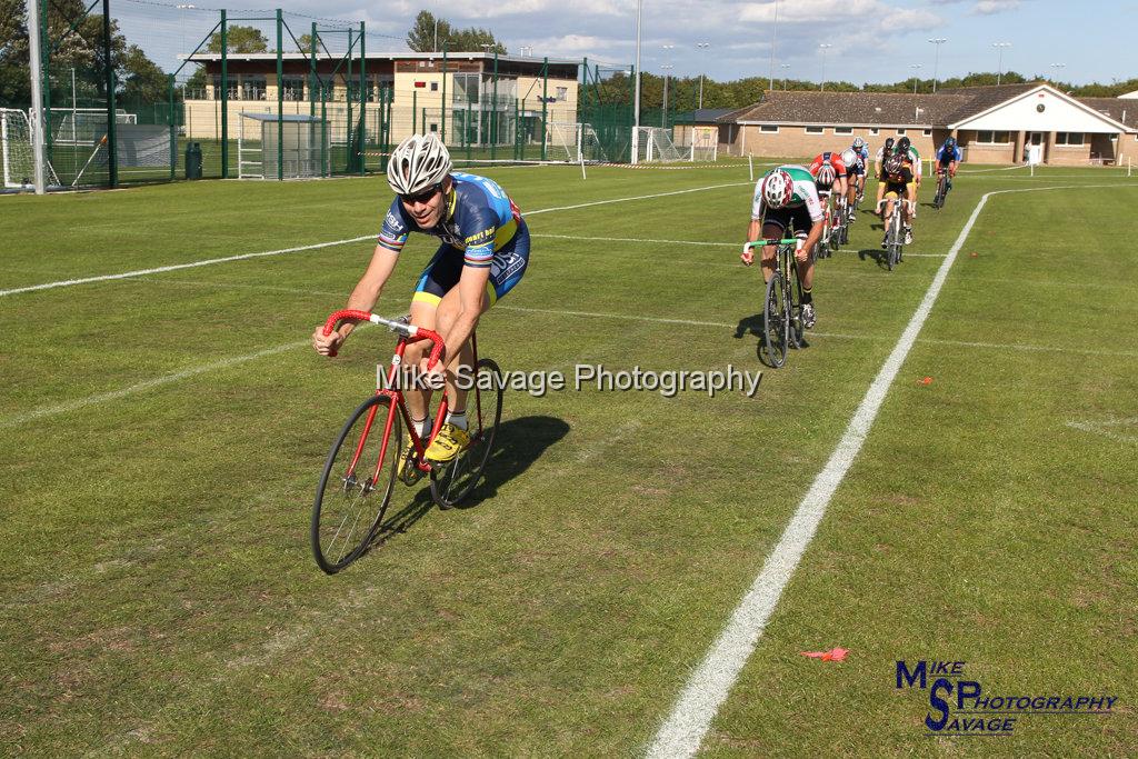 20170806-2407.jpg - Medway Velo Grass Track Event 06-Aug-2017.