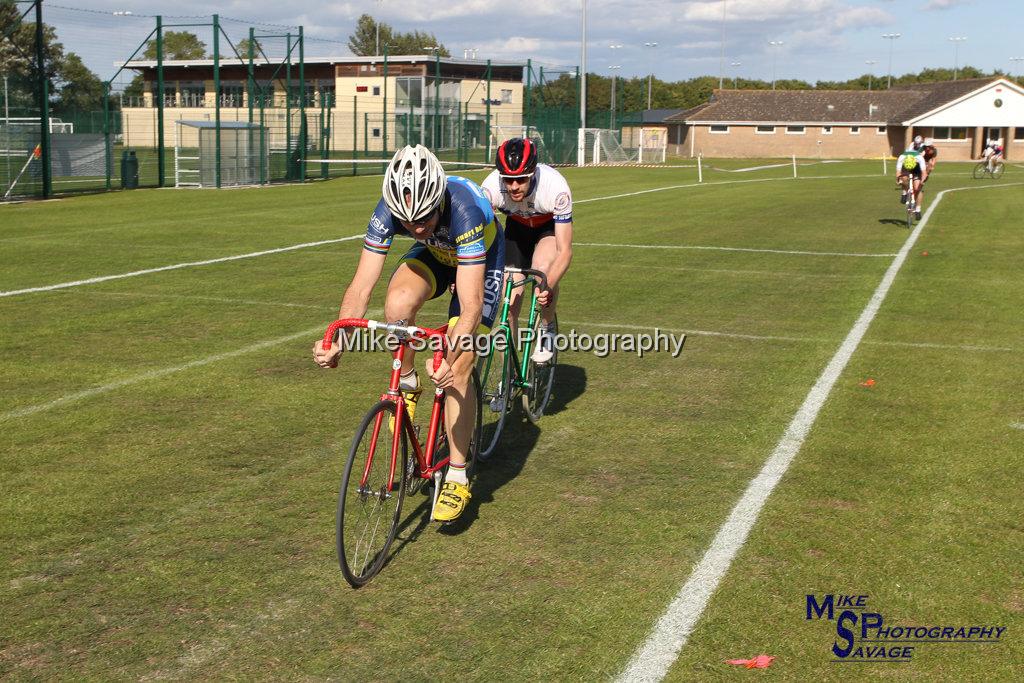 20170806-2435.jpg - Medway Velo Grass Track Event 06-Aug-2017.