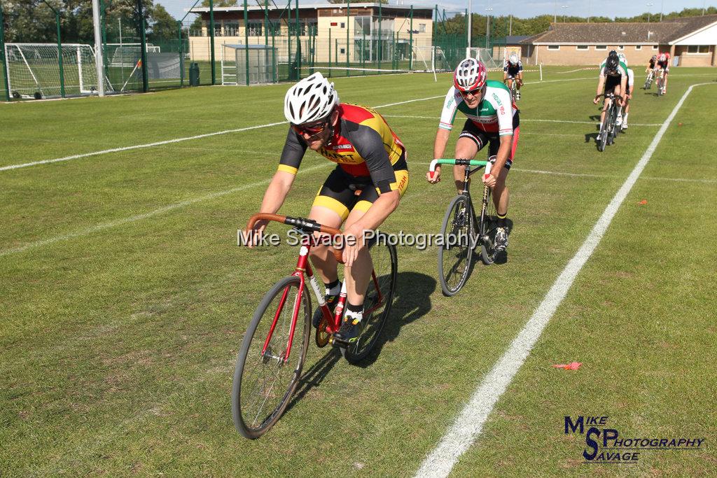 20170806-2445.jpg - Medway Velo Grass Track Event 06-Aug-2017.