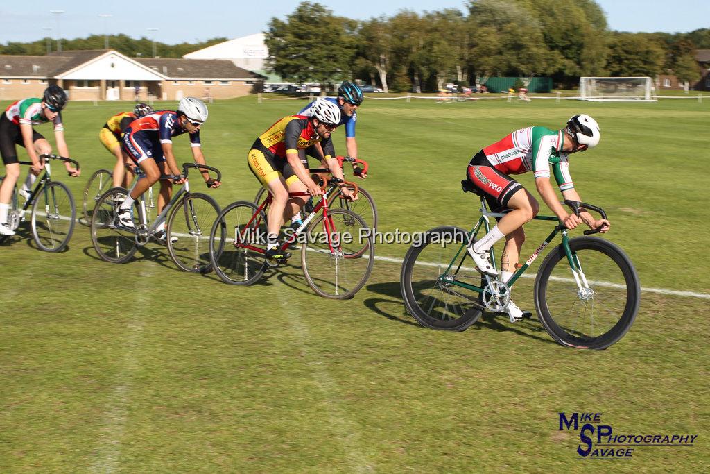 20170806-2679.jpg - Medway Velo Grass Track Event 06-Aug-2017.