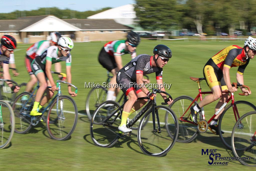 20170806-2847.jpg - Medway Velo Grass Track Event 06-Aug-2017.