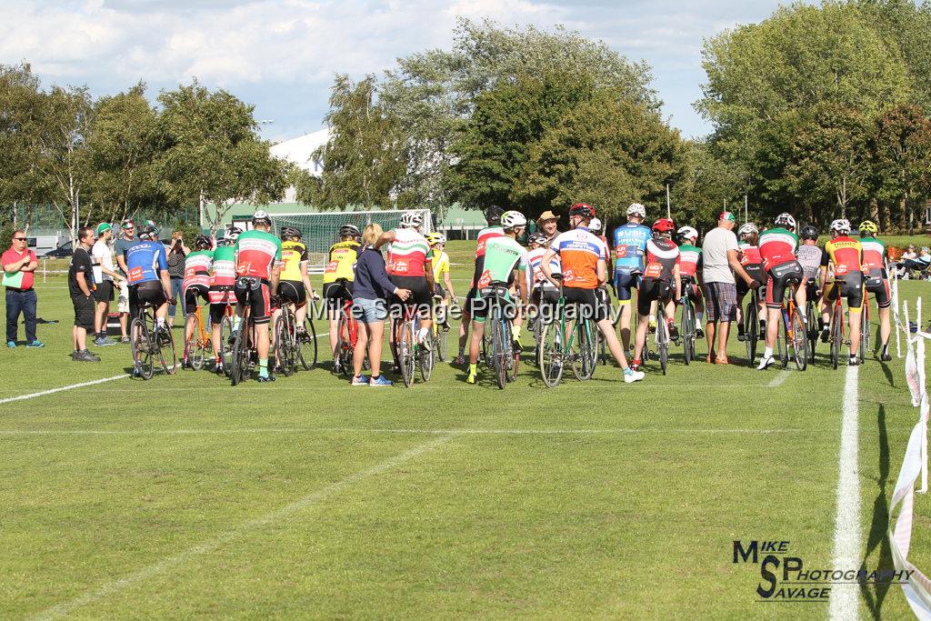 20170806-1941.jpg - Medway Velo Grass Track Event 06-Aug-2017.