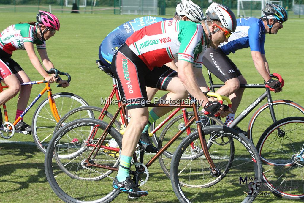 20170806-2038.jpg - Medway Velo Grass Track Event 06-Aug-2017.